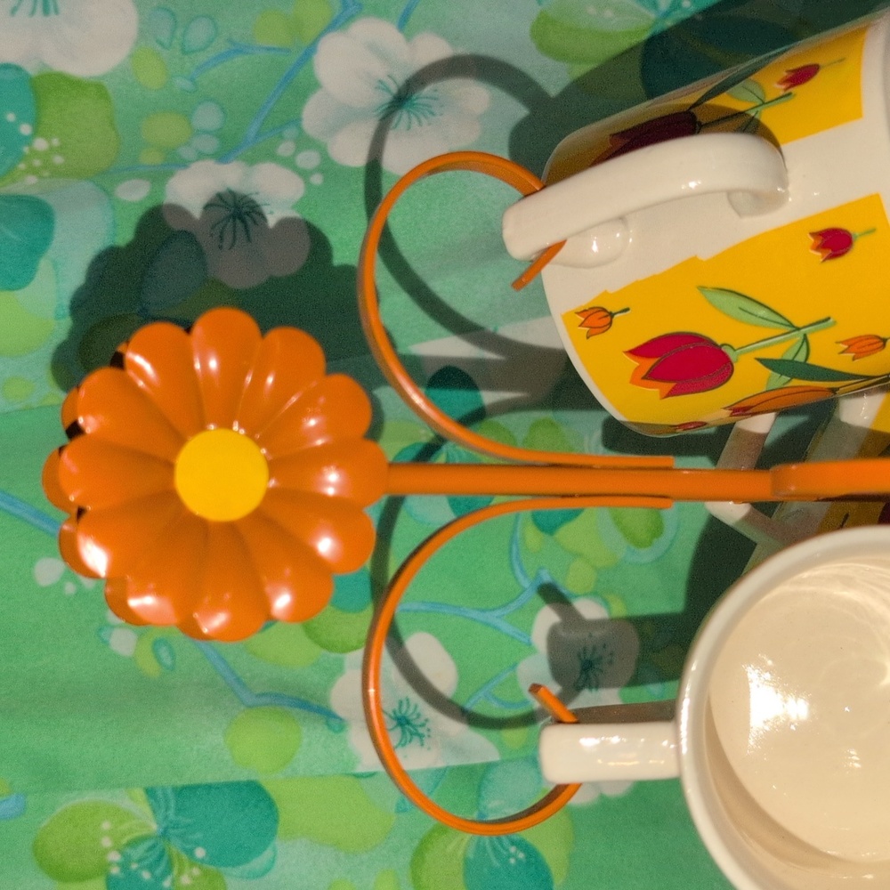 1960s Flower Power Tulip Mugs with Orange Mug Tree And Bowl Made In Japan - Picture 2 of 8